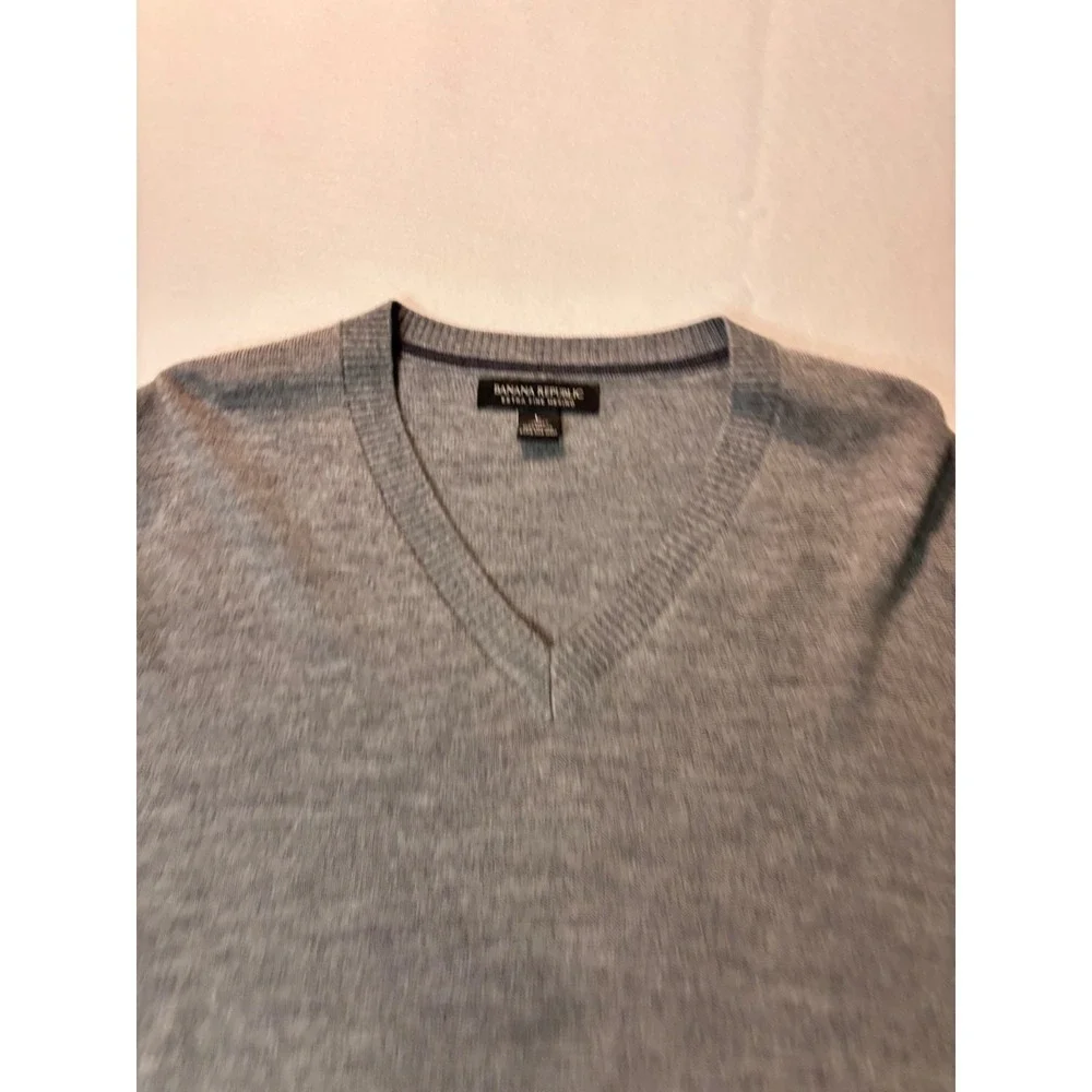 Banana Republic Sweater Mens L‎ Grey Excellent Merino Wool V-Neck Long Sleeve
